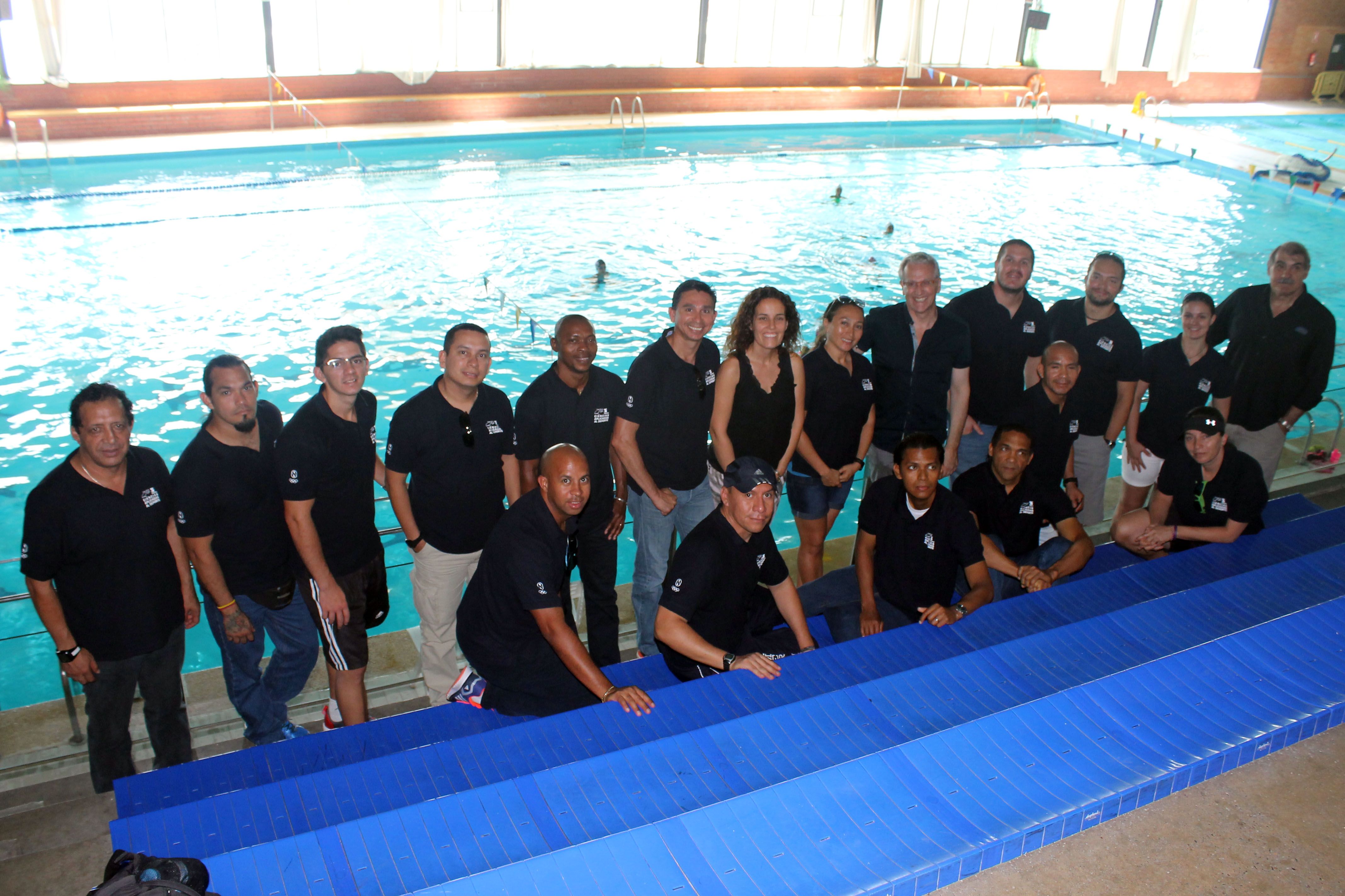 Entrenadors de Comitès Olímpics de 16 països visiten el Club, com a entitat de referència esportiva i de gestió